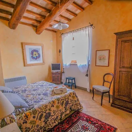 With Private Pool Near Todi. Airco & Wi-fi * Piedicolle