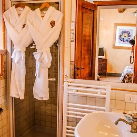 With Private Pool Near Todi. Airco & Wi-fi